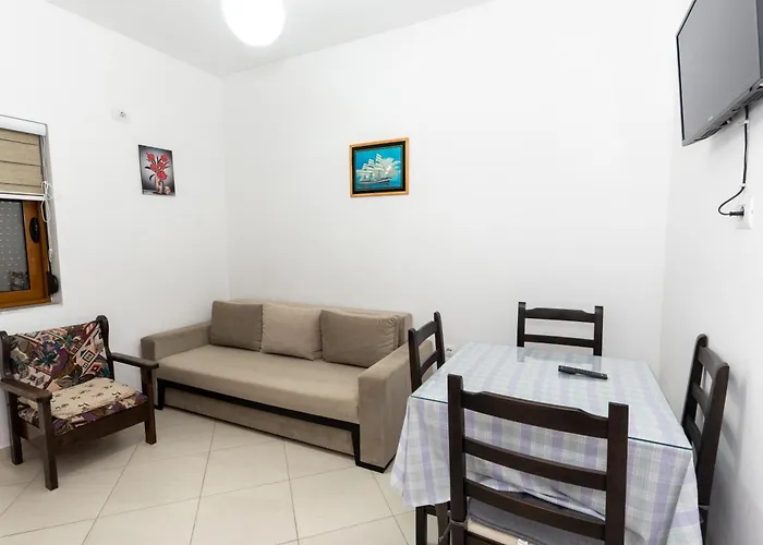 Daire Sheme's Saranda